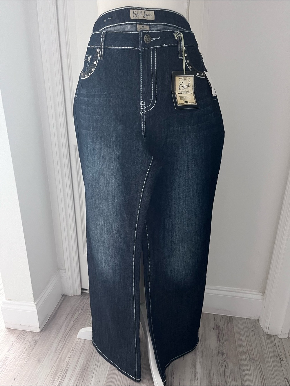 NWT Earl Jeans Dark Blue with Fade, Bootcut, Embellished with Contrast Stitching